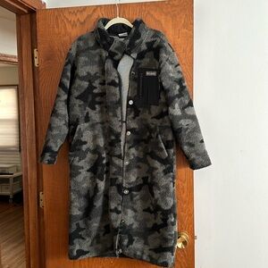 Columbia long Camo fleece jacket